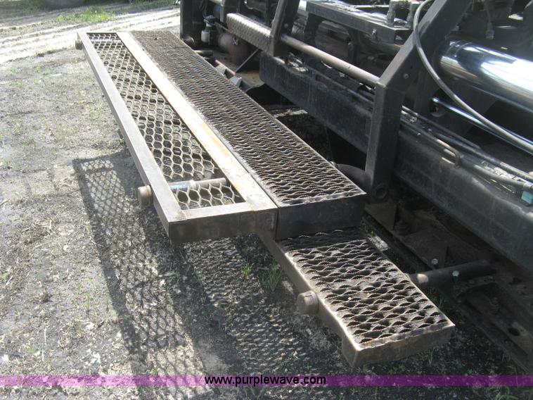 image for item J2802 Caterpillar AP-650B asphalt paver