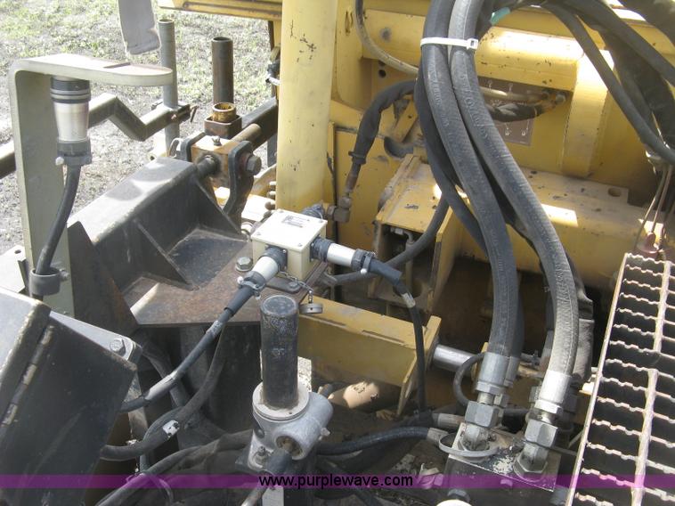 image for item J2802 Caterpillar AP-650B asphalt paver