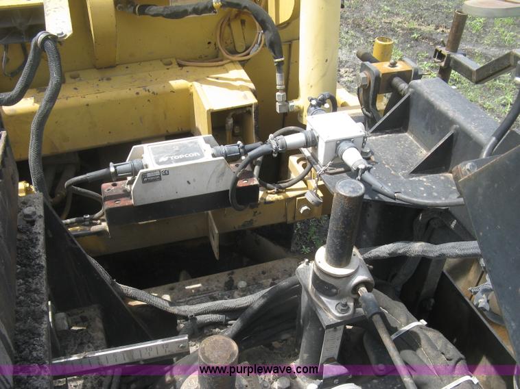 image for item J2802 Caterpillar AP-650B asphalt paver
