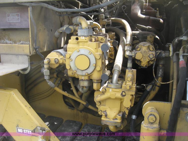image for item J2802 Caterpillar AP-650B asphalt paver