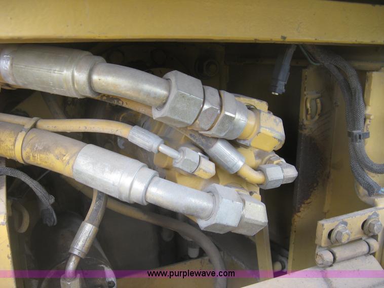 image for item J2802 Caterpillar AP-650B asphalt paver