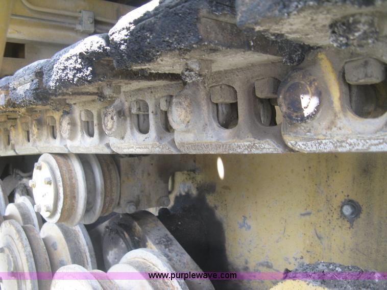 image for item J2802 Caterpillar AP-650B asphalt paver