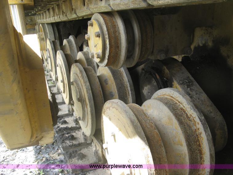 image for item J2802 Caterpillar AP-650B asphalt paver