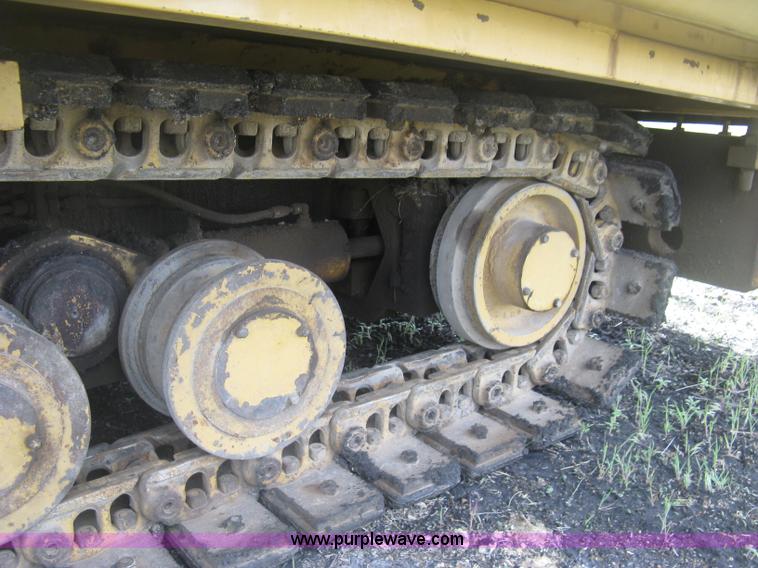 image for item J2802 Caterpillar AP-650B asphalt paver