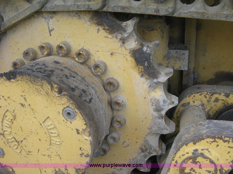 image for item J2802 Caterpillar AP-650B asphalt paver