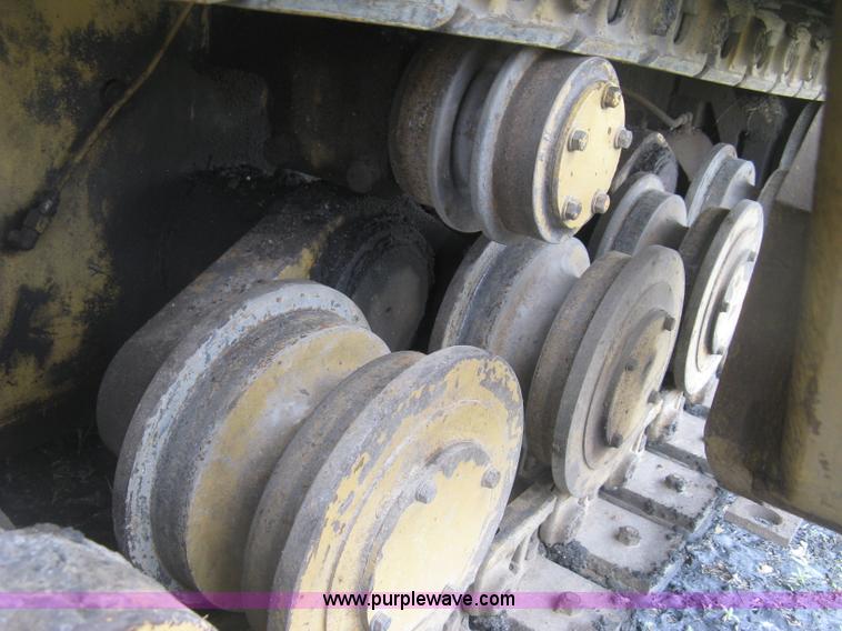 image for item J2802 Caterpillar AP-650B asphalt paver