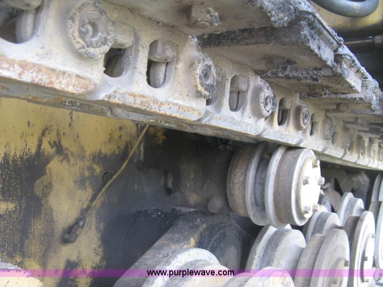 image for item J2802 Caterpillar AP-650B asphalt paver