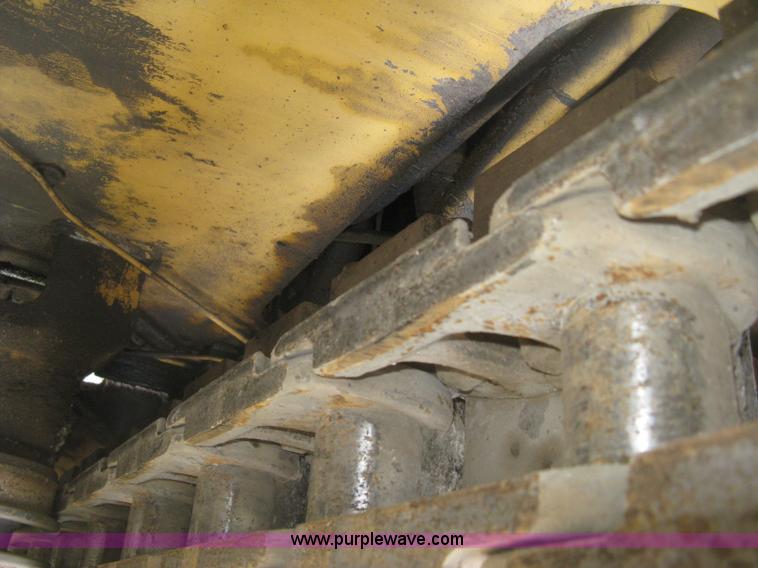 image for item J2802 Caterpillar AP-650B asphalt paver