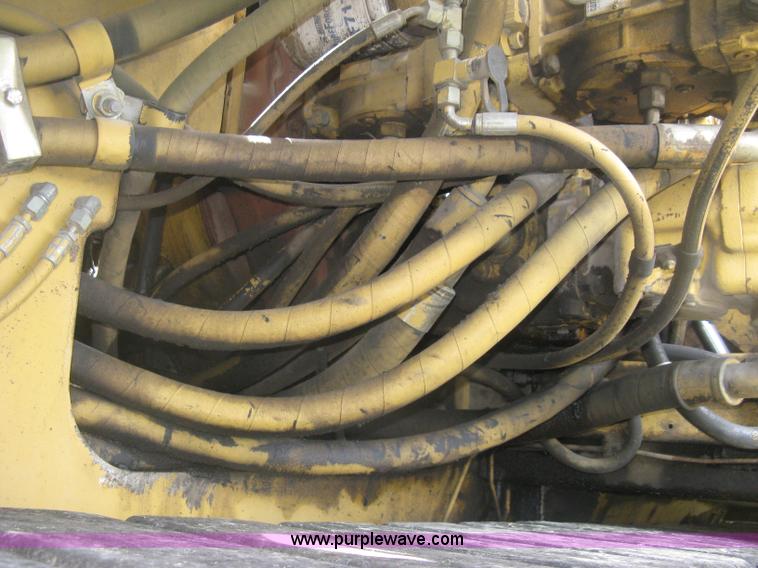 image for item J2802 Caterpillar AP-650B asphalt paver