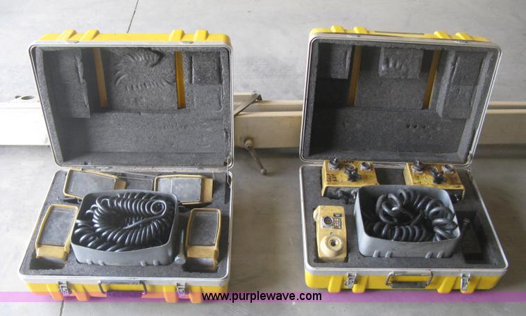 image for item J2802 Caterpillar AP-650B asphalt paver