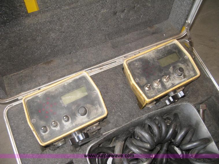 image for item J2802 Caterpillar AP-650B asphalt paver