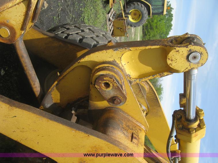 image for item J2803 2004 Caterpillar 938G Series II wheel loader