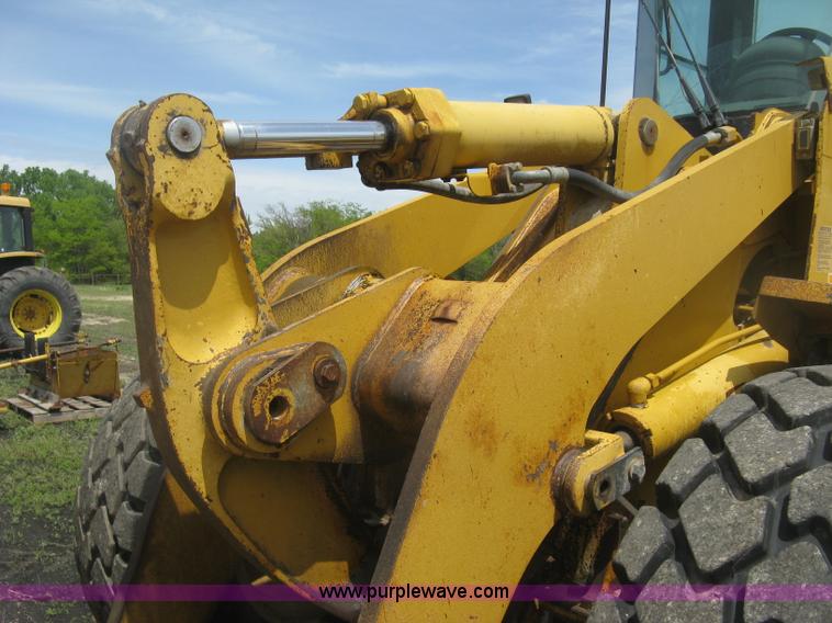 image for item J2803 2004 Caterpillar 938G Series II wheel loader