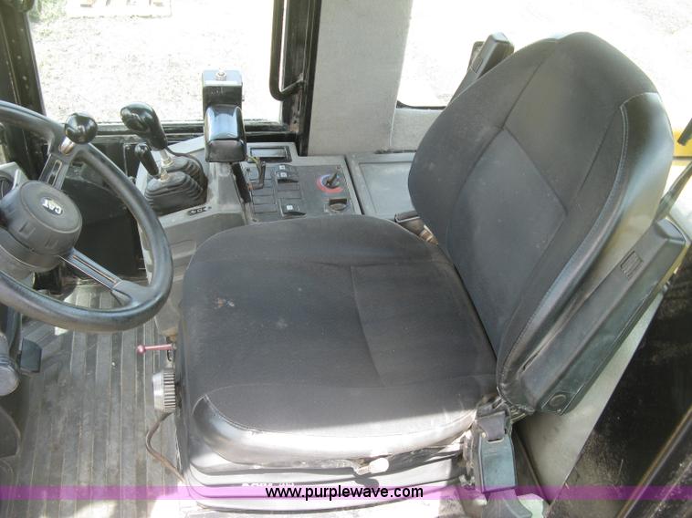 image for item J2803 2004 Caterpillar 938G Series II wheel loader