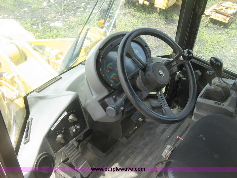 image for item J2803 2004 Caterpillar 938G Series II wheel loader