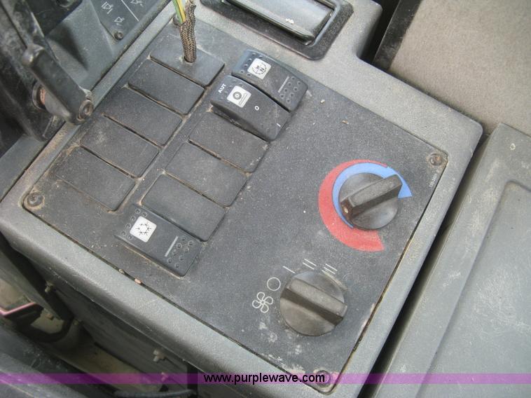 image for item J2803 2004 Caterpillar 938G Series II wheel loader