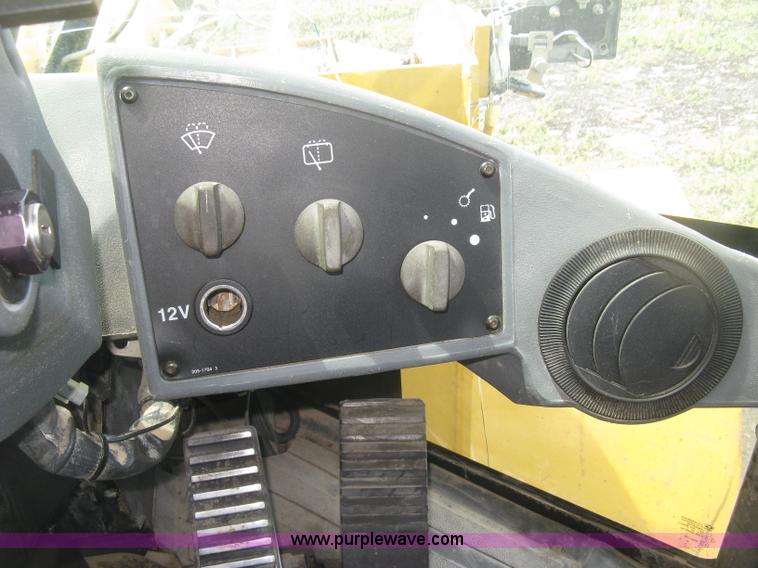 image for item J2803 2004 Caterpillar 938G Series II wheel loader