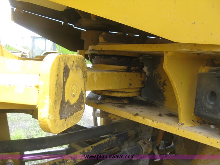 image for item J2803 2004 Caterpillar 938G Series II wheel loader