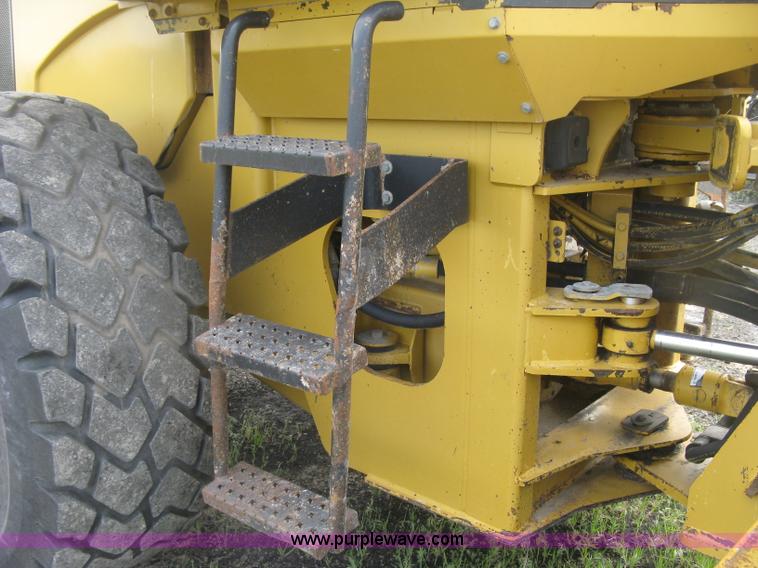 image for item J2803 2004 Caterpillar 938G Series II wheel loader