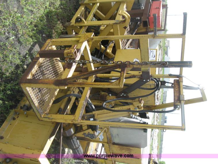 image for item J2804 HTC 2000 lay-down machine paver