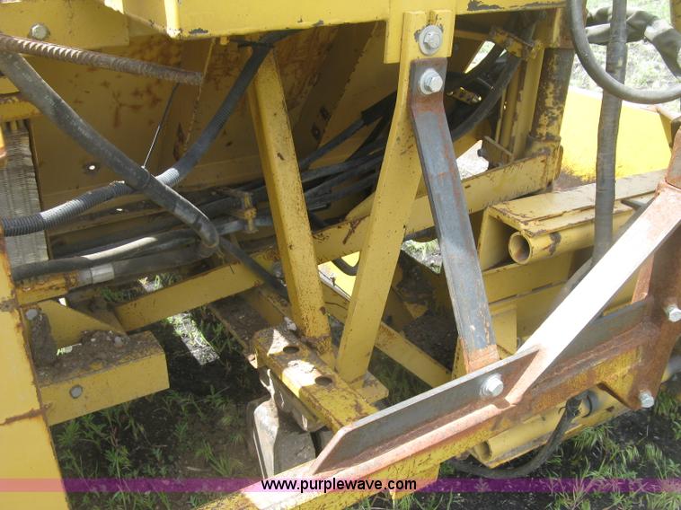 image for item J2804 HTC 2000 lay-down machine paver