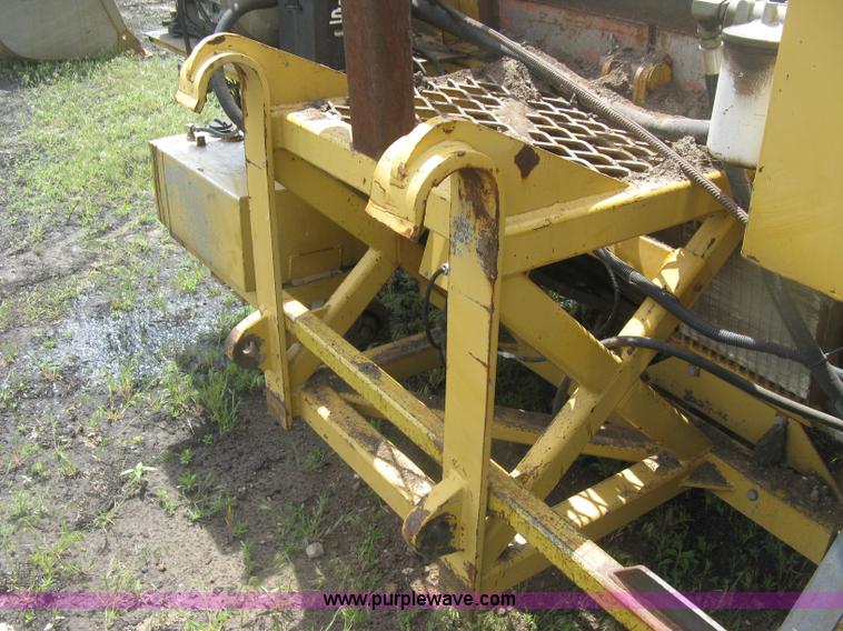 image for item J2804 HTC 2000 lay-down machine paver