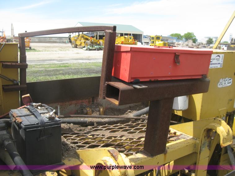 image for item J2804 HTC 2000 lay-down machine paver