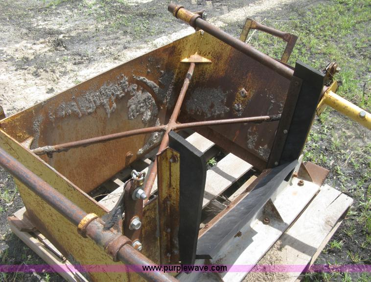 image for item J2804 HTC 2000 lay-down machine paver