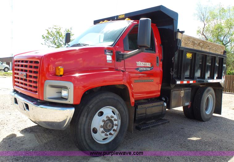 image for item J4115 2006 GMC C6500 dump truck