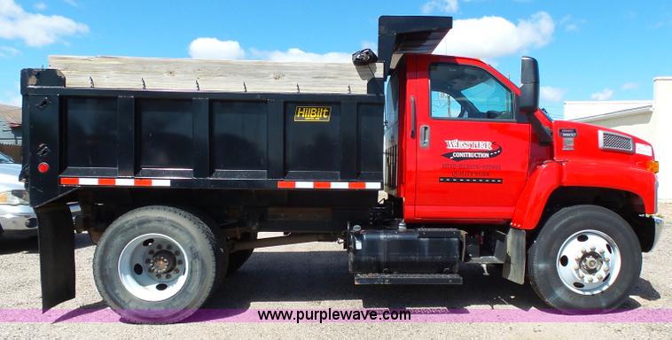 image for item J4115 2006 GMC C6500 dump truck