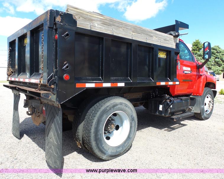 image for item J4115 2006 GMC C6500 dump truck