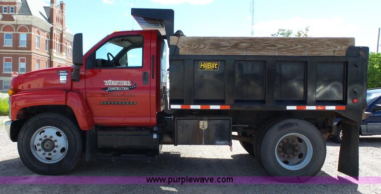 image for item J4115 2006 GMC C6500 dump truck