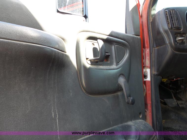 image for item J4115 2006 GMC C6500 dump truck