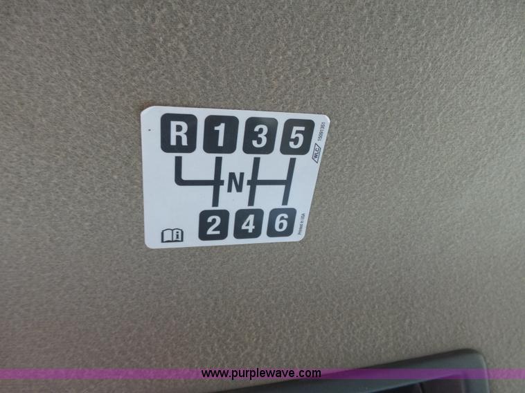 image for item J4115 2006 GMC C6500 dump truck