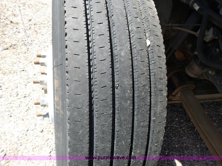 image for item J4115 2006 GMC C6500 dump truck