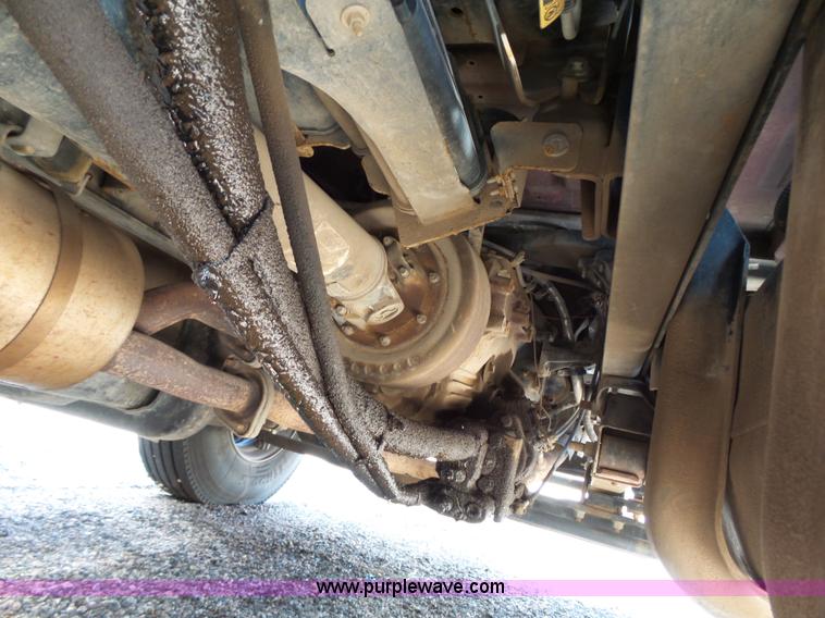 image for item J4115 2006 GMC C6500 dump truck