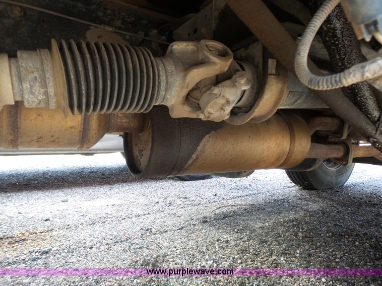 image for item J4115 2006 GMC C6500 dump truck