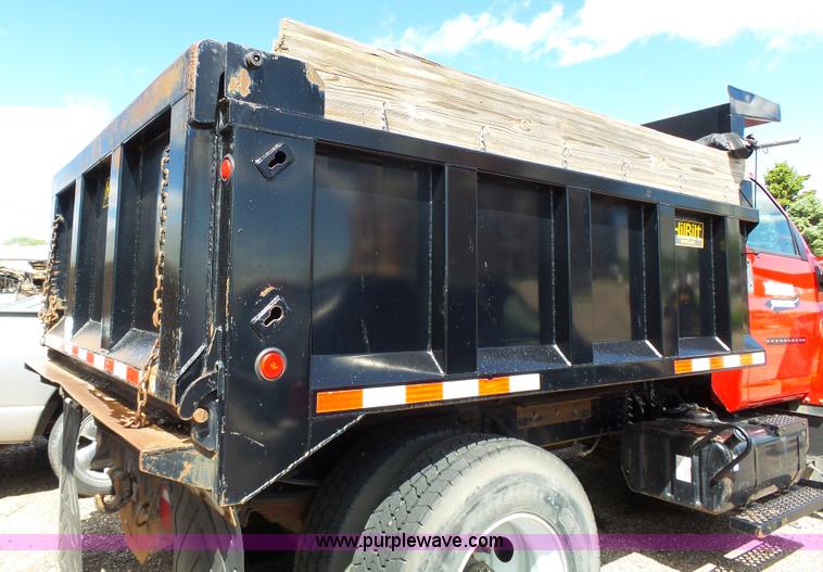 image for item J4115 2006 GMC C6500 dump truck