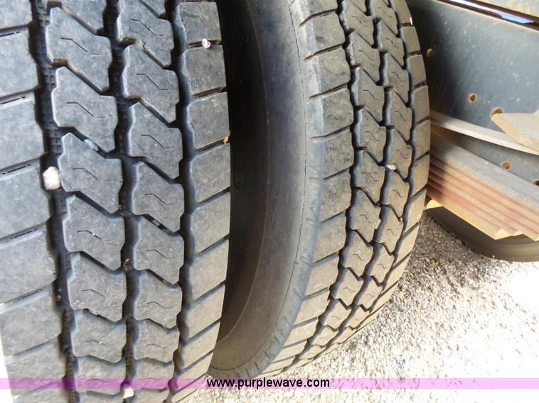 image for item J4115 2006 GMC C6500 dump truck