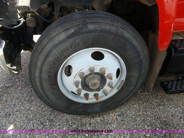 image for item J4115 2006 GMC C6500 dump truck