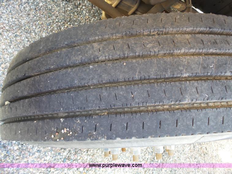 image for item J4115 2006 GMC C6500 dump truck