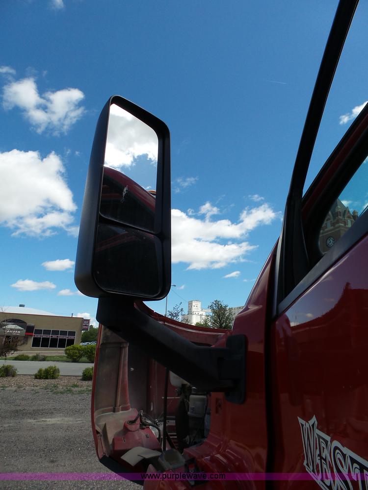 image for item J4115 2006 GMC C6500 dump truck