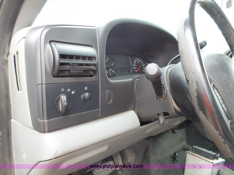 image for item J4197 2007 Ford F550 Super Duty service truck with crane