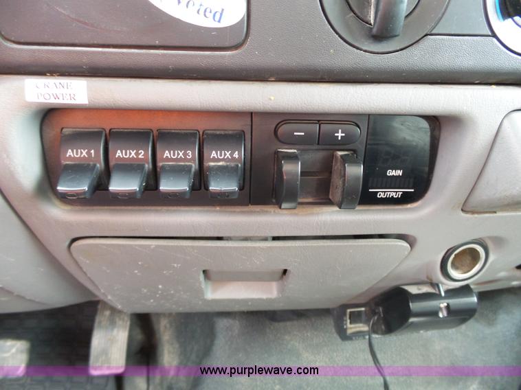 image for item J4197 2007 Ford F550 Super Duty service truck with crane