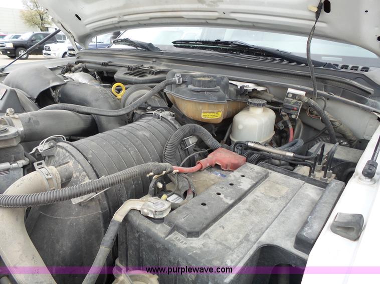 image for item J4197 2007 Ford F550 Super Duty service truck with crane