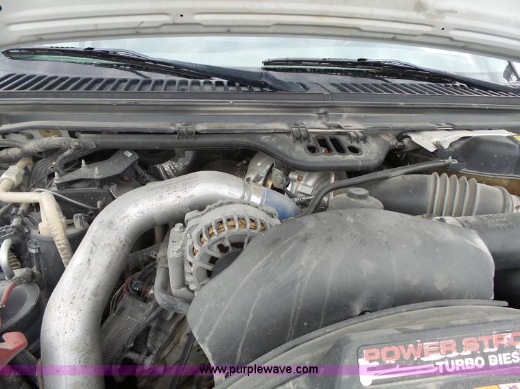 image for item J4197 2007 Ford F550 Super Duty service truck with crane