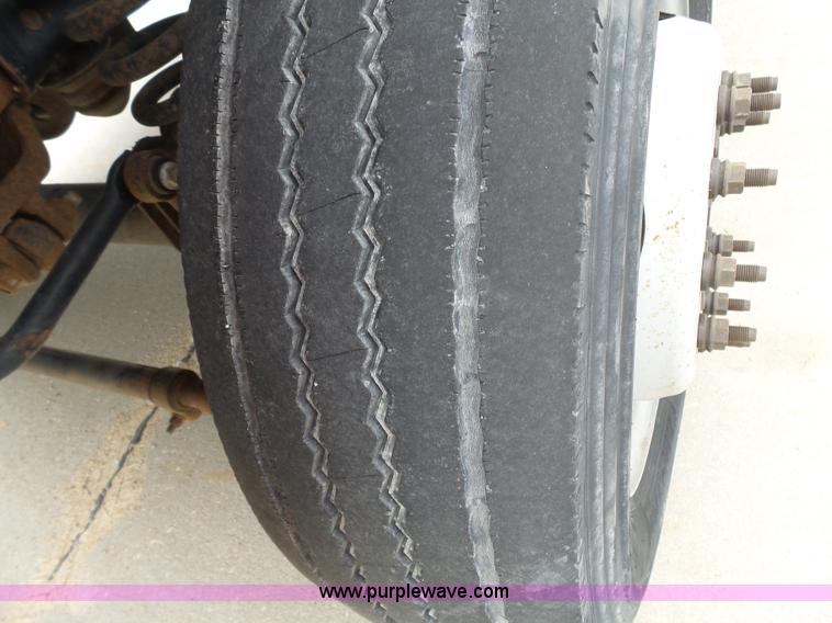 image for item J4197 2007 Ford F550 Super Duty service truck with crane