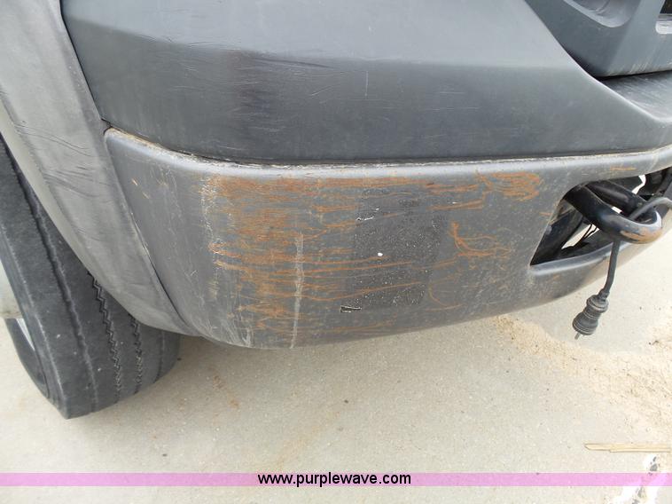 image for item J4197 2007 Ford F550 Super Duty service truck with crane