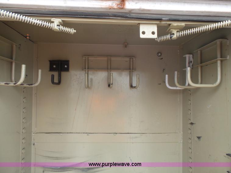 image for item J4197 2007 Ford F550 Super Duty service truck with crane