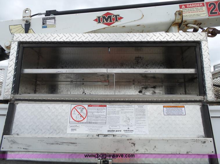 image for item J4197 2007 Ford F550 Super Duty service truck with crane